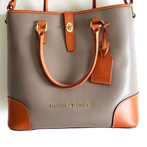 Dooney & Bourke bucket bag